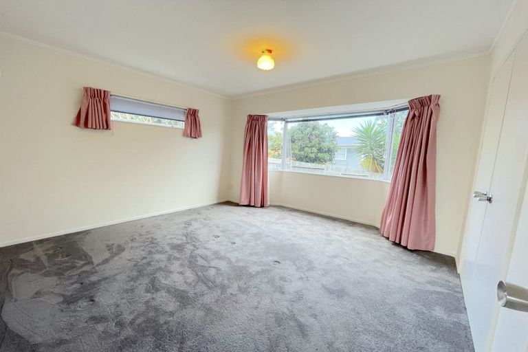 Photo of property in 1/3 Elliott Avenue, Bayview, Auckland, 0629