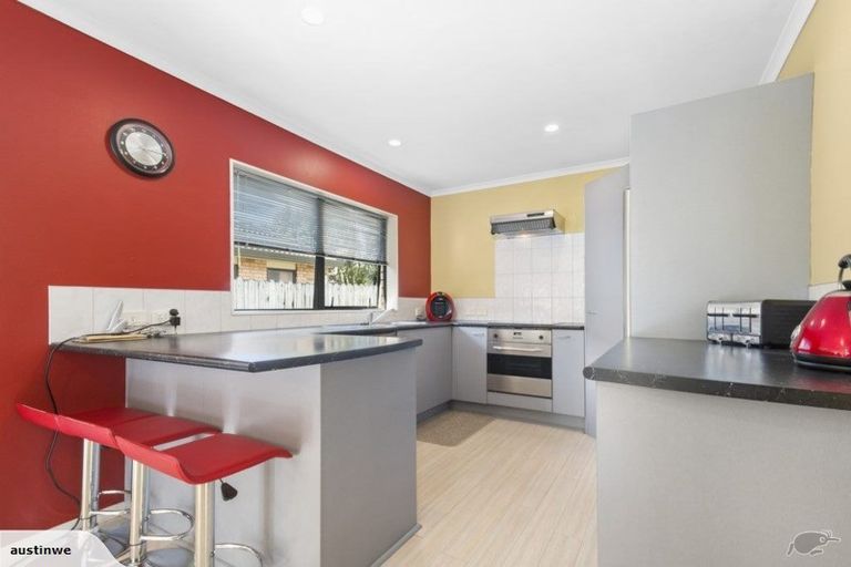 Photo of property in 4a Marlon Lane, East Tamaki, Auckland, 2016