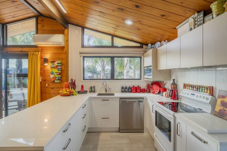 Photo of property in 165 Cook Drive, Whitianga, 3510