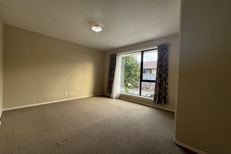Photo of property in 74 Denise Crescent, Hornby, Christchurch, 8042
