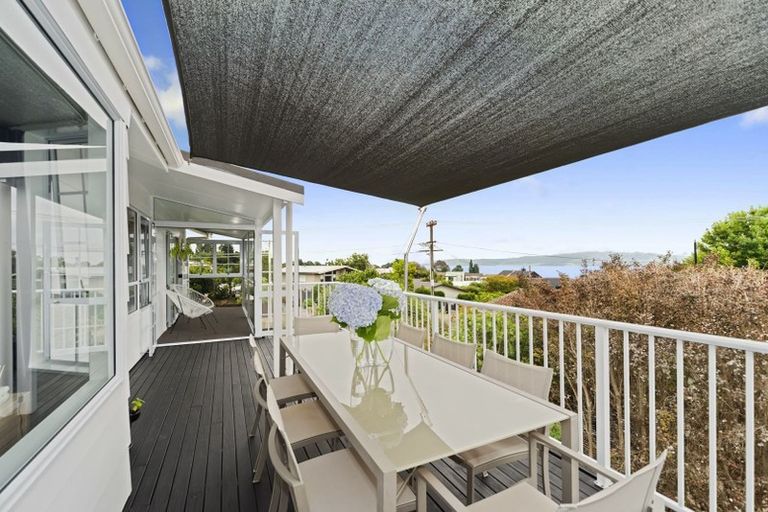 Photo of property in 4 Ingle Avenue, Waipahihi, Taupo, 3330