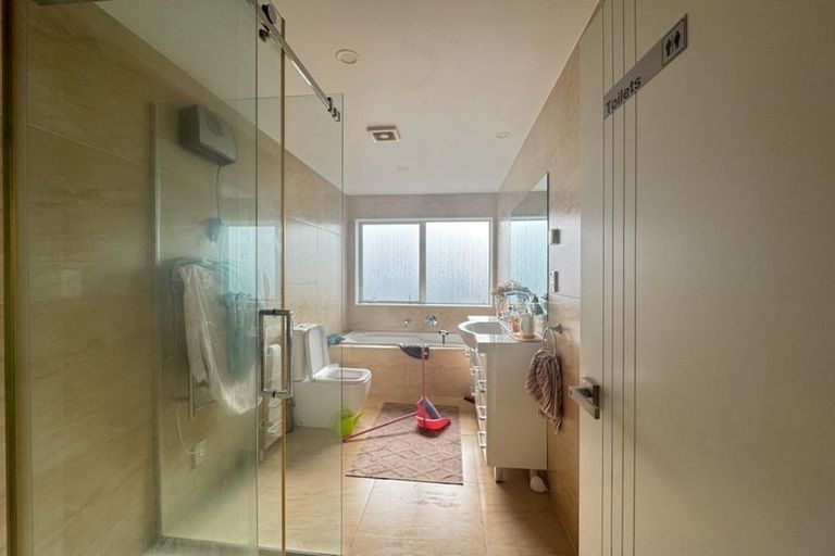 Photo of property in 517 East Coast Road, Murrays Bay, Auckland, 0630