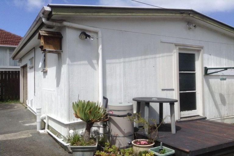 Photo of property in 82a Kelman Road, Kelston, Auckland, 0602