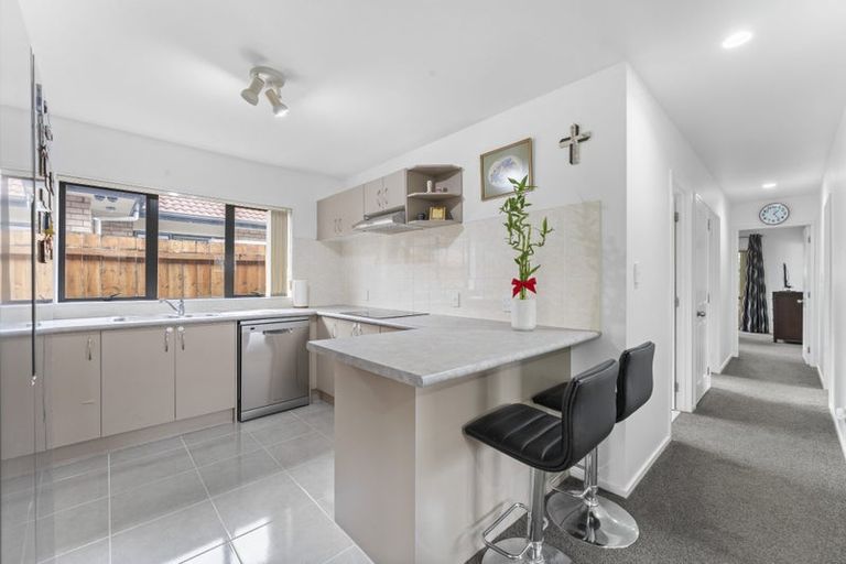 Photo of property in 18 Maadi Place, Papakura, 2110