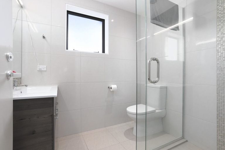 Photo of property in 27 De Havilland Road, Hobsonville, Auckland, 0618