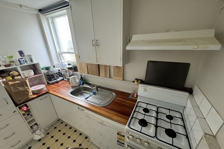 Photo of property in 239 The Terrace, Te Aro, Wellington, 6011