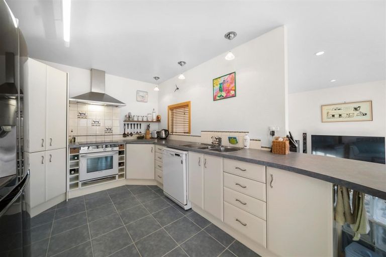 Photo of property in 690 Peninsula Road, Kelvin Heights, Queenstown, 9300