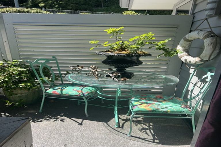 Photo of property in 1 Simeon Quay, Lyttelton, 8082