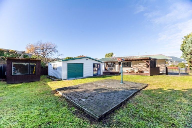 Photo of property in 125 Makarini Street, Paraparaumu, 5032