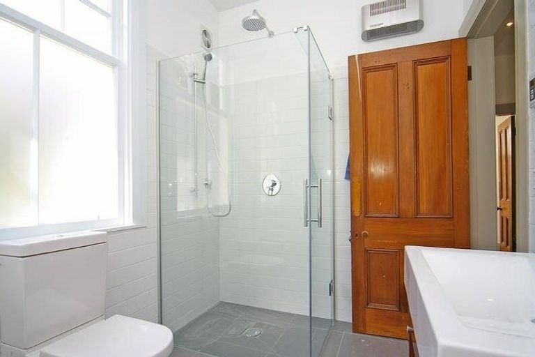 Photo of property in 54 Hawker Street, Mount Victoria, Wellington, 6011