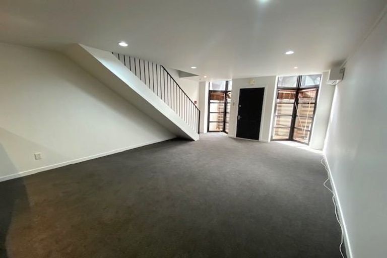 Photo of property in Mendosa Terraces Apartments, 13/9 Ebor Street, Te Aro, Wellington, 6011