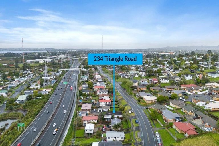 Photo of property in 234 Triangle Road, Massey, Auckland, 0614