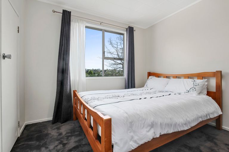 Photo of property in 66 Captain Scott Road, Glen Eden, Auckland, 0602