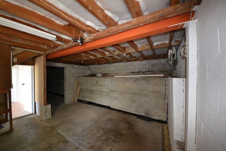 Photo of property in 27 Chivalry Road, Glenfield, Auckland, 0629