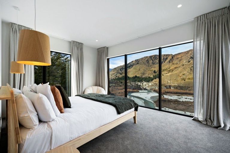 Photo of property in 11 Powder Terrace, Arthurs Point, Queenstown, 9371