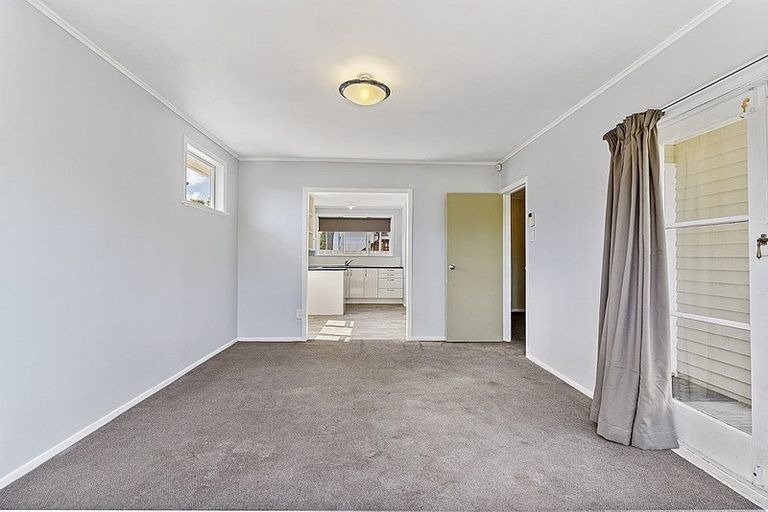 Photo of property in 16a Penfold Place, Henderson, Auckland, 0610