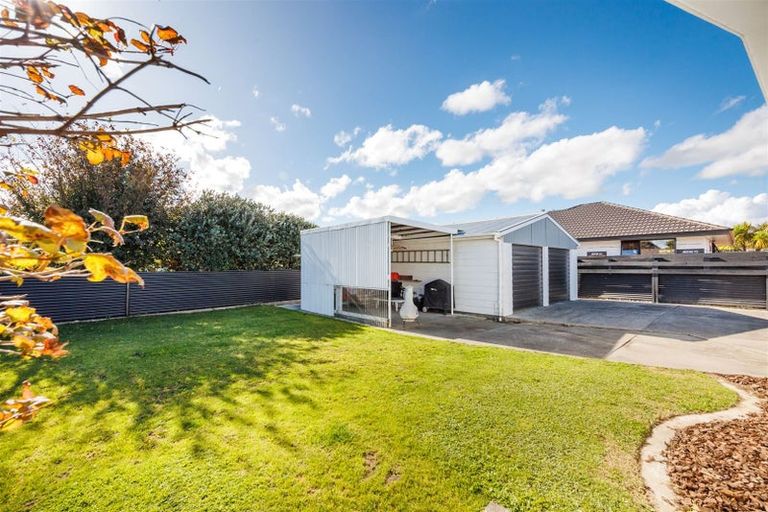 Photo of property in 17 Palliser Place, Milson, Palmerston North, 4414