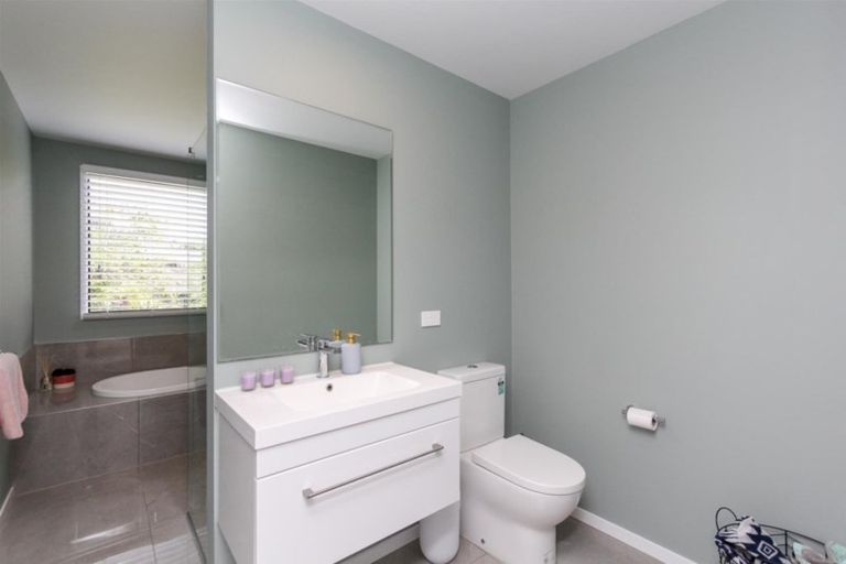 Photo of property in 32a Aubrey Street, New Plymouth, 4310