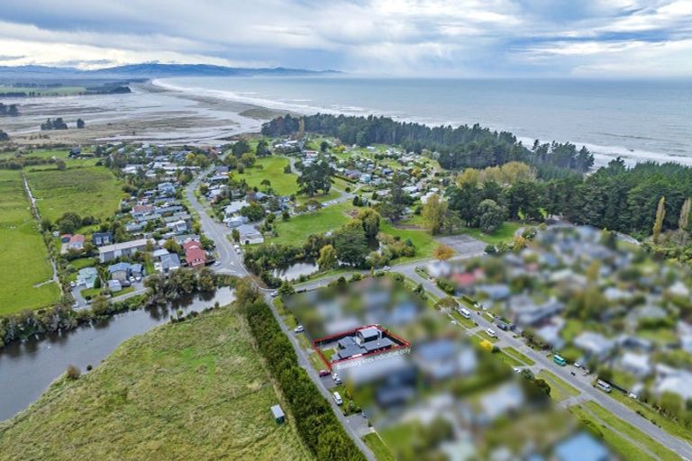 Photo of property in 30 Park Terrace, Waikuku Beach, 7473