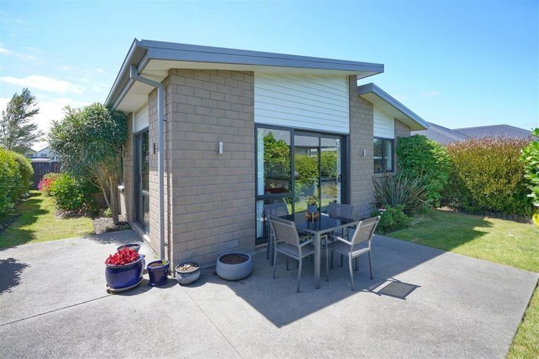 Photo of property in 87 Caulfield Avenue, Halswell, Christchurch, 8025
