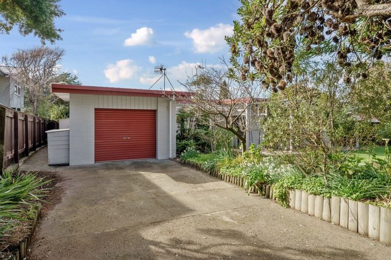Photo of property in 29 Olive Terrace, Paraparaumu Beach, Paraparaumu, 5032