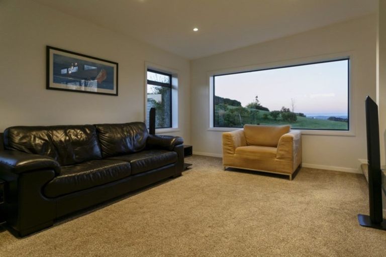 Photo of property in 55 Lomond Grove, Acacia Bay, Taupo, 3385