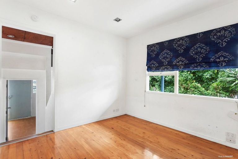 Photo of property in 46a Eskdale Road, Birkdale, Auckland, 0626