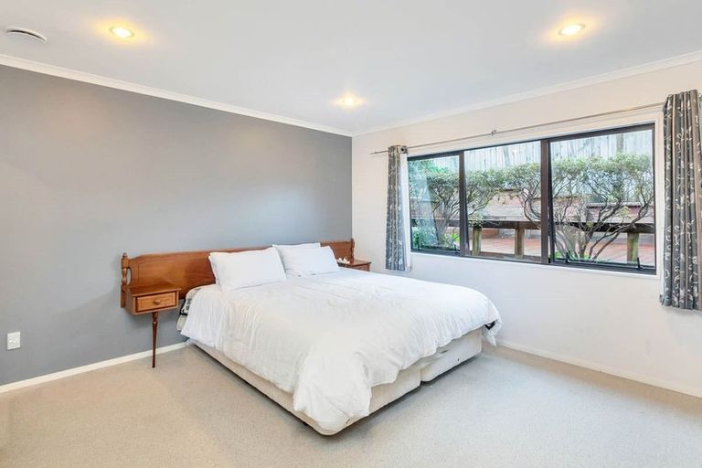 Photo of property in 41 San Marino Drive West, Henderson, Auckland, 0612