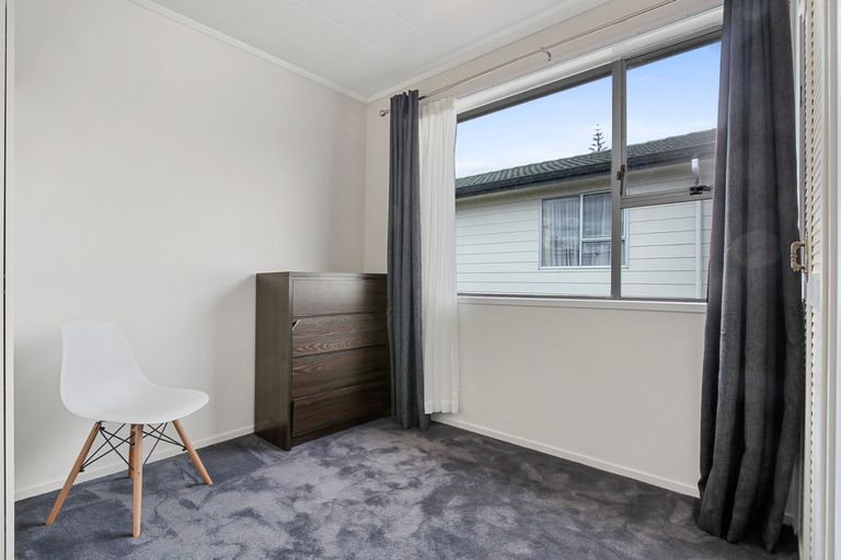 Photo of property in 66 Captain Scott Road, Glen Eden, Auckland, 0602