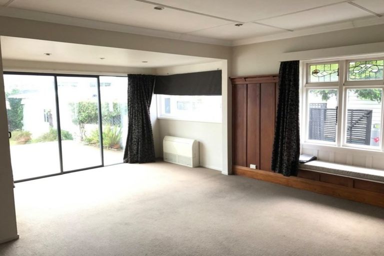 Photo of property in 326 Bay View Road, South Dunedin, Dunedin, 9012