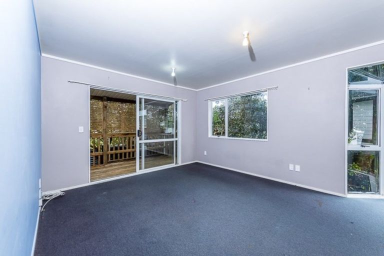 Photo of property in 8 Karepo Crescent, Ranui, Auckland, 0612