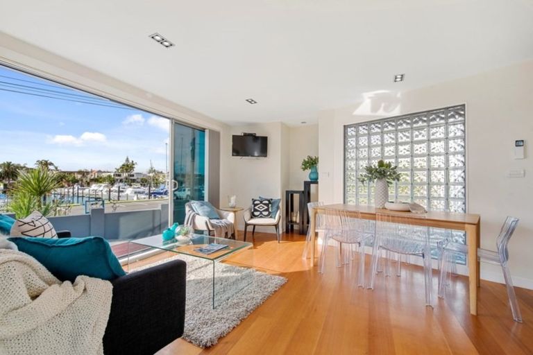 Photo of property in 11 Inga Road, Milford, Auckland, 0620