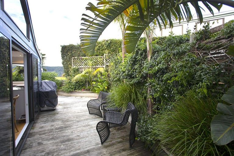 Photo of property in 130 Tirohanga Drive, Whangamata, 3620