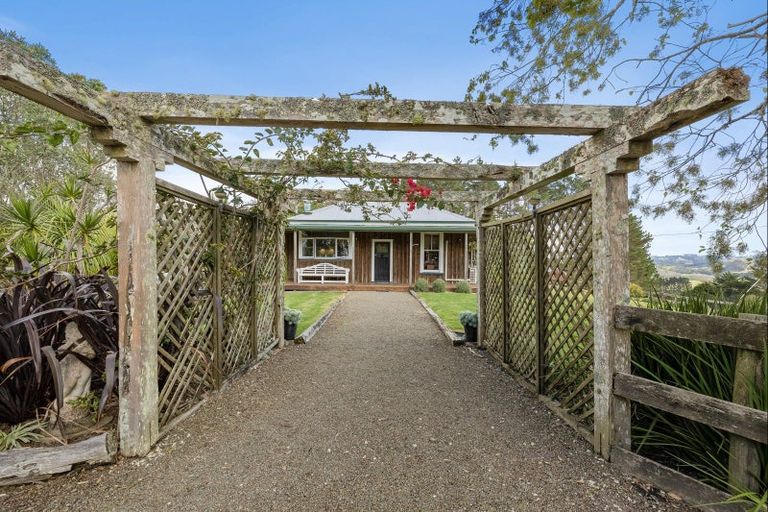 Photo of property in 74 Fishlock Road, Te Arai, Wellsford, 0974