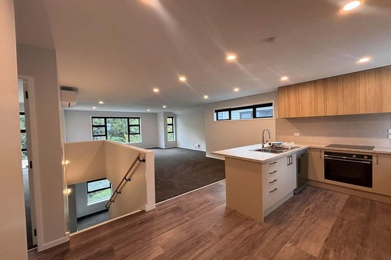 Photo of property in 15 Holly Grove, Maungaraki, Lower Hutt, 5010