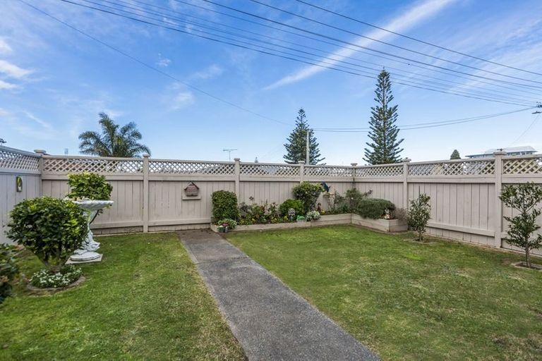 Photo of property in 1/218 Centreway Road, Orewa, 0931