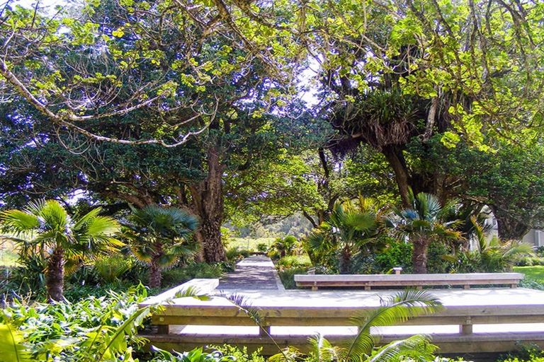 Photo of property in 2 Eaves Bush Parade, Orewa, 0931