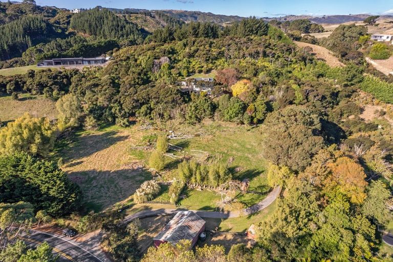 Photo of property in 92 Paekakariki Hill Road, Pauatahanui, Porirua, 5381