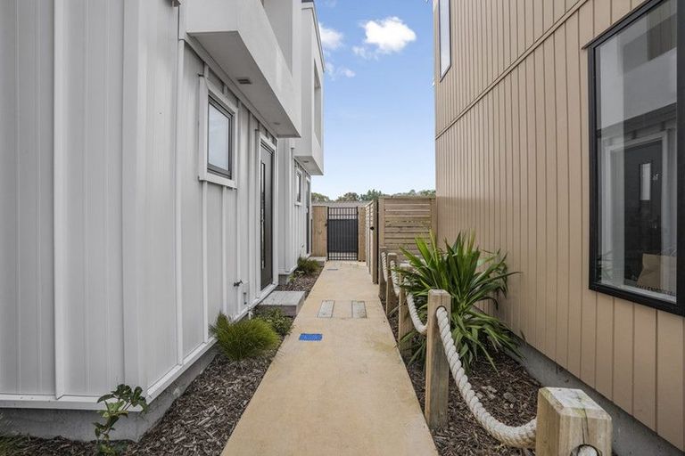 Photo of property in 16/10 Pascoe Avenue, Paremata, Porirua, 5026