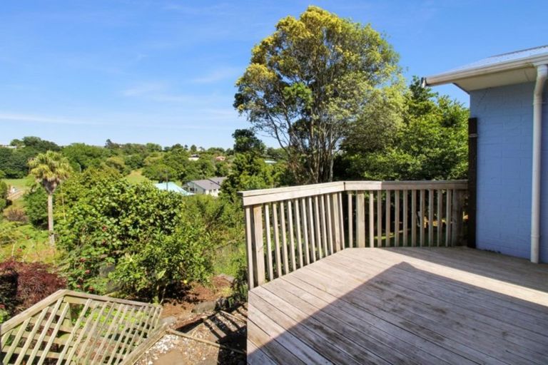 Photo of property in 5a Jensen Place, Frankleigh Park, New Plymouth, 4310