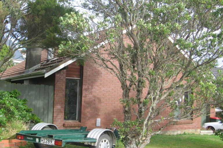 Photo of property in 112 Mark Avenue, Grenada Village, Wellington, 6037