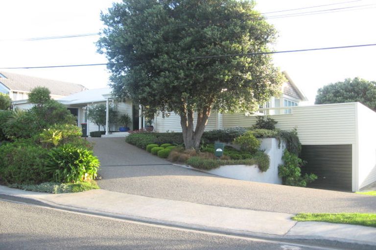 Photo of property in 117 Seatoun Heights Road, Miramar, Wellington, 6022