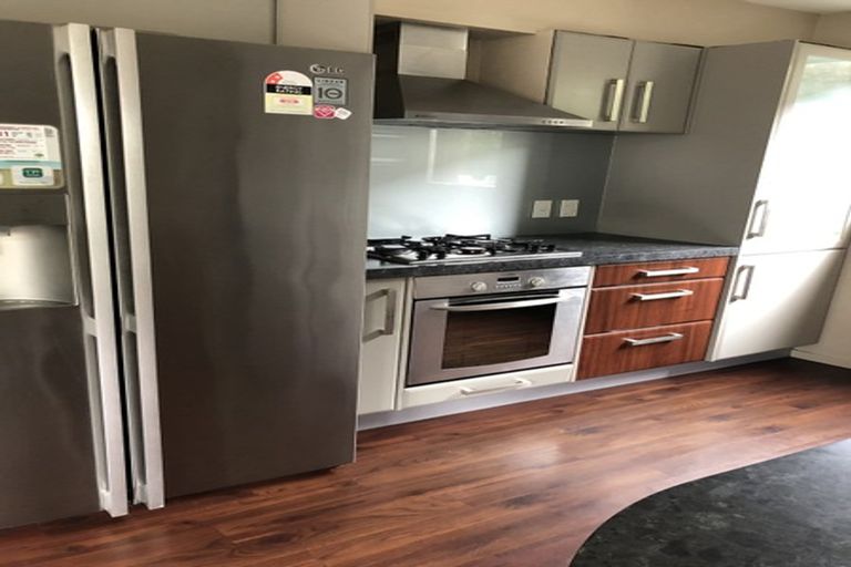 Photo of property in 14a Bracken Road, Newlands, Wellington, 6037