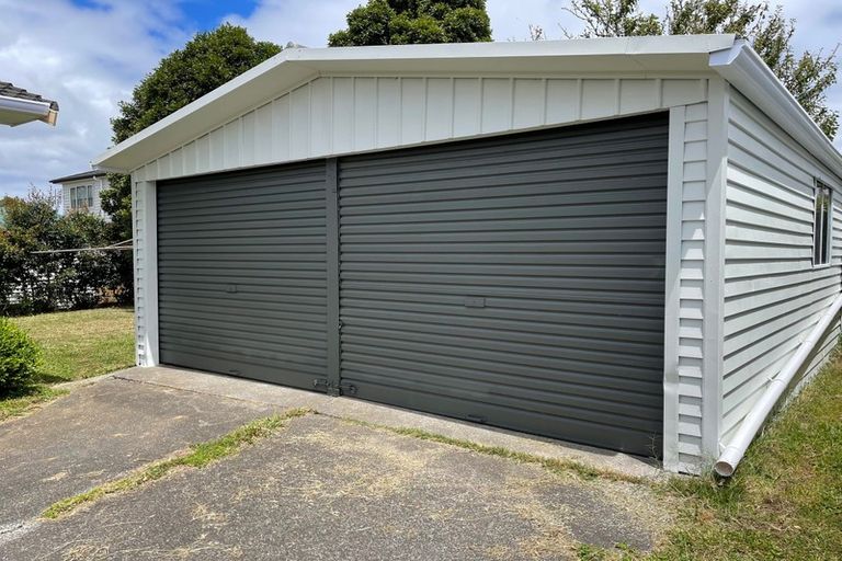 Photo of property in 27 Blanche Way, Half Moon Bay, Auckland, 2012