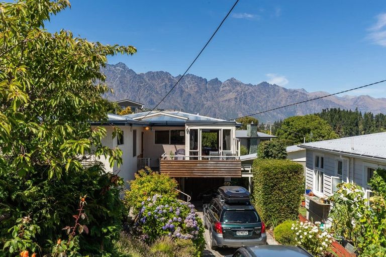 Photo of property in 7 Suburb Street, Queenstown, 9300