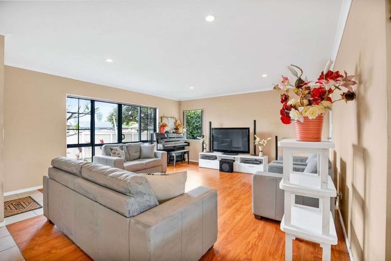 Photo of property in 17 Glenpark Place, Favona, Auckland, 2024