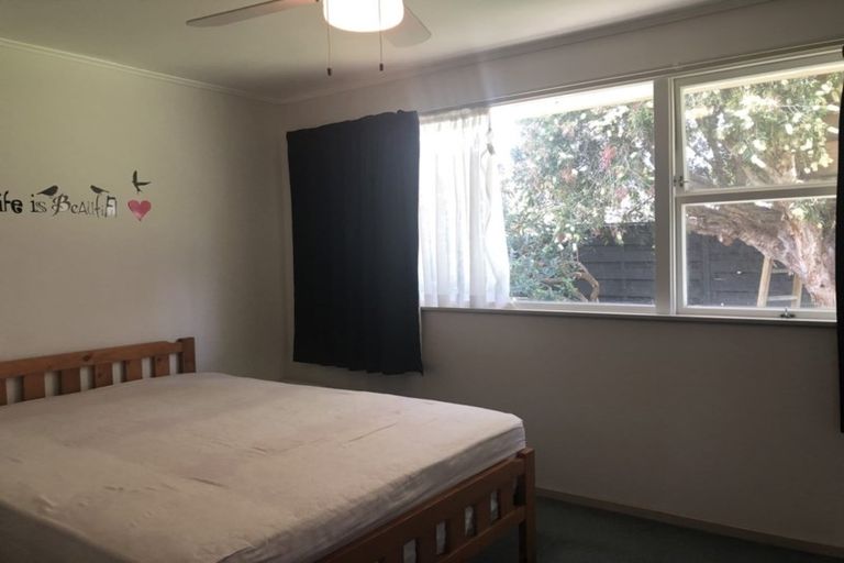 Photo of property in 8 Advene Road, Cockle Bay, Auckland, 2014