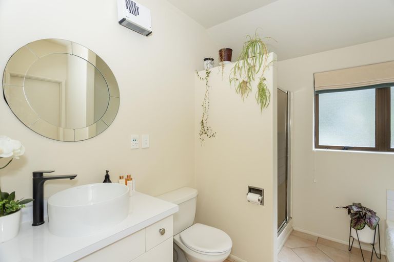 Photo of property in 16 Slade Street, Oamaru North, Oamaru, 9400