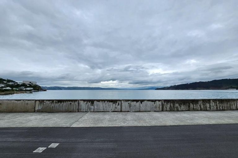 Photo of property in 8/148 Evans Bay Parade, Roseneath, Wellington, 6021