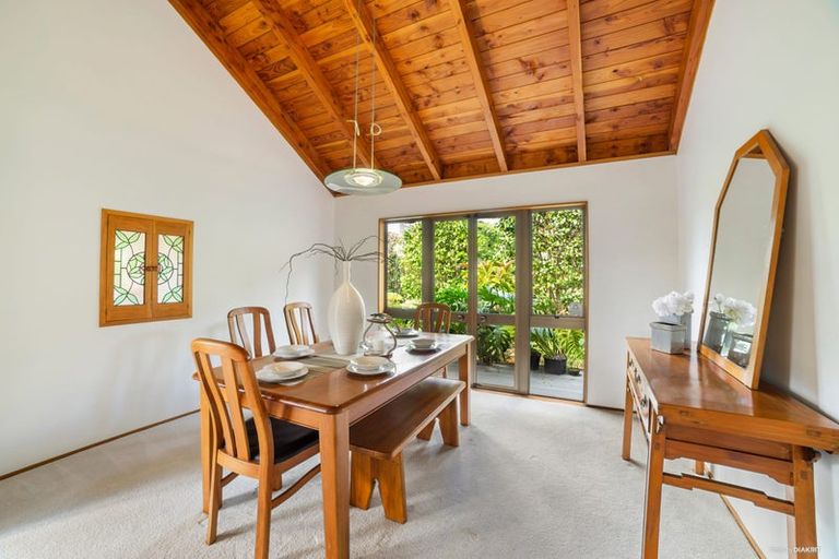 Photo of property in 2/60 Aberdeen Road, Campbells Bay, Auckland, 0620